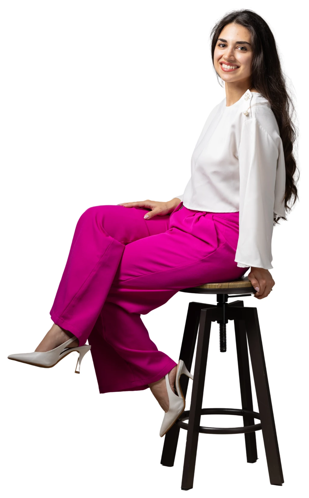 Anna, writer at Writefully So, sitting on a stool
